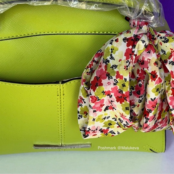 Steve Madden Breese Crossbody Bag color Green Faux Leather New with Tags - Picture 4 of 7